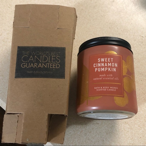NWT Bath & Body Works Single Wick Candle SWEET CINNAMON PUMPKIN - Picture 3 of 3